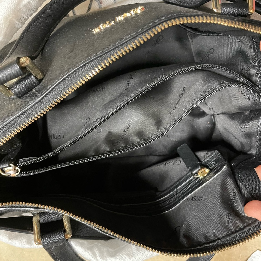 Calvin Klein leather bag - Picture 6 of 6